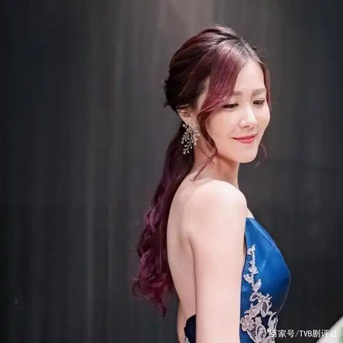 刘佩玥被绯闻拖累迟迟未能上位,同届港姐已是一线艺人