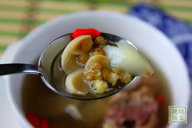 玉竹百合绿豆炖老鸭-周太靓汤 ["健脾利湿""养阴生津"]