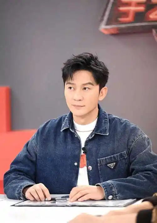 "亿万富翁李晨:多任女友都是女神,坐拥北京九亿四合院"