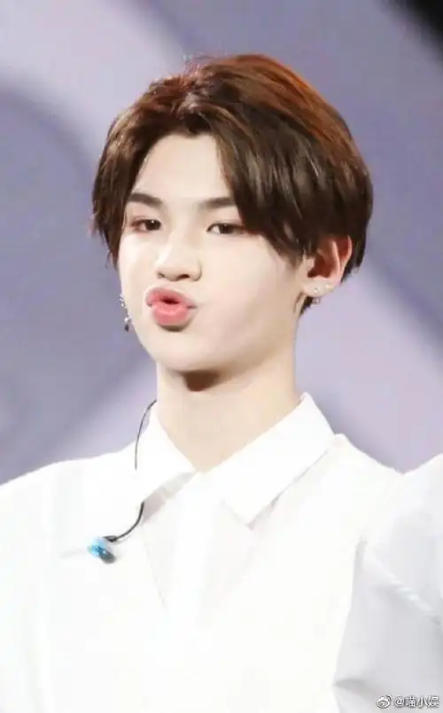 黄明昊#@jjjustin0219