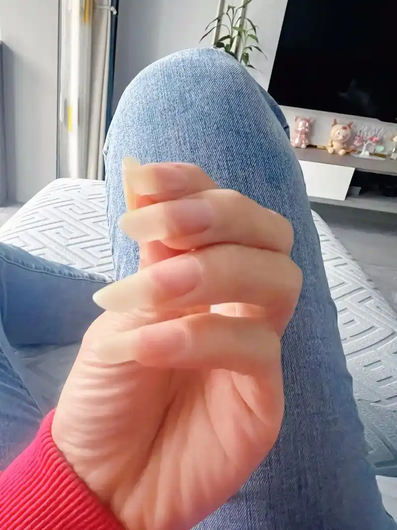 当你留的指甲太长了,有人会跟你说,太长了剪了吧!剪掉吧,你会 - 抖音