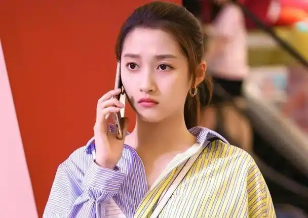 演配角时惊艳众人,一演主角就翻车被嘲,这8位女星问题出在哪?