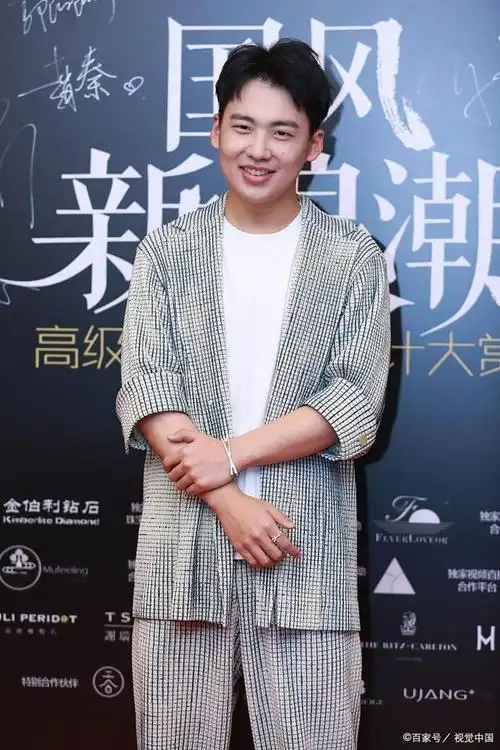 郭麒麟频频被爆绯闻看似花心但他的婚恋观其实通透又犀利