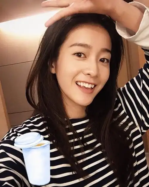 最美的小虎牙女星,又一位女神级诞生!_新浪看点