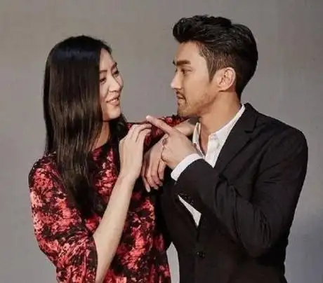 【图】崔始源刘雯杂志照片好性感 两人分手真相再被扒