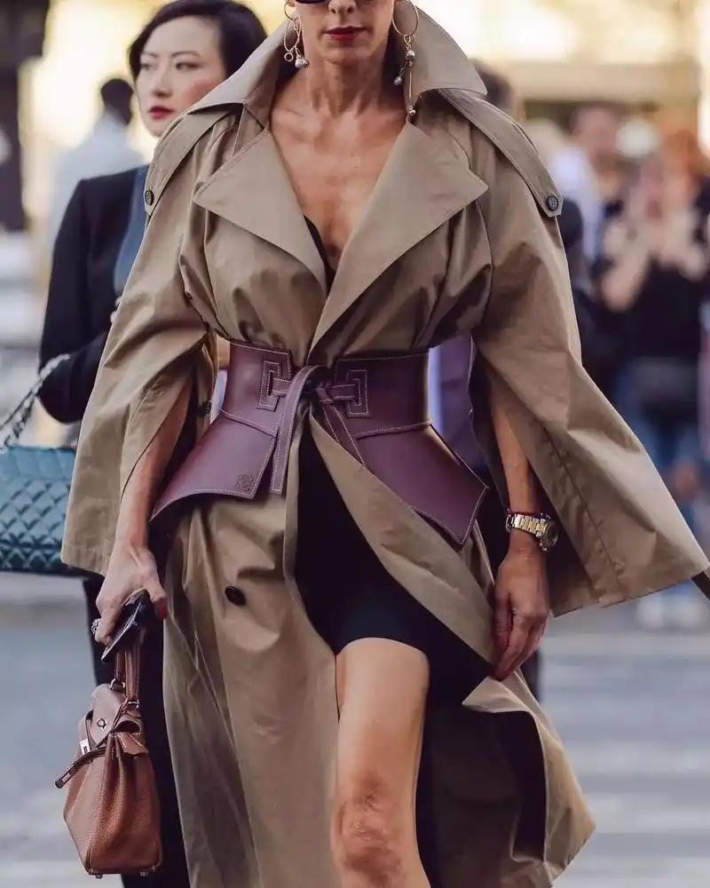 风衣搭配是时候穿风衣了今年秋冬最佳c位穿搭甩西装一条街巨美巨有