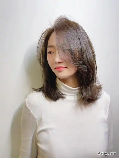 烫发发型设计(烫发发型图片大全) - 月牙知识库