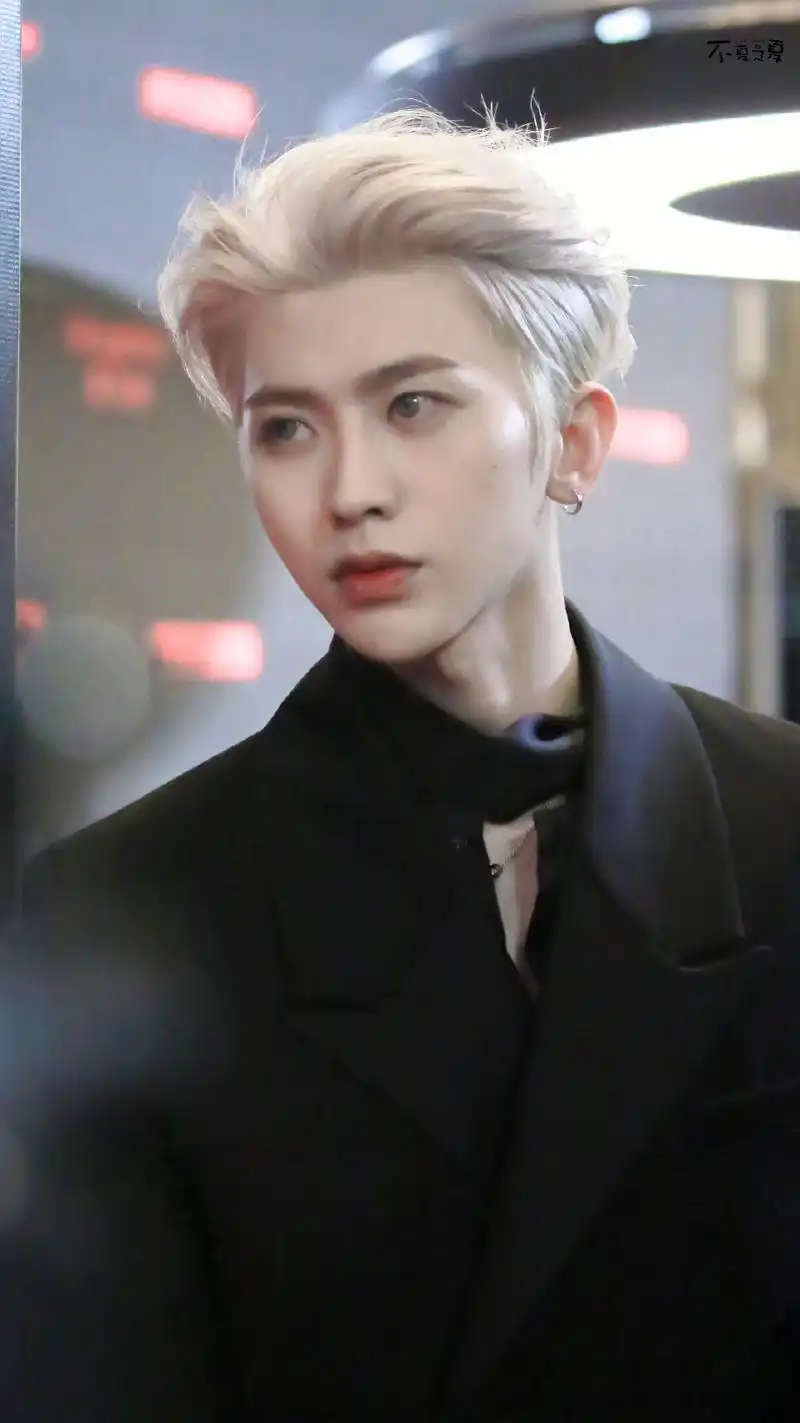 蔡徐坤古希腊掌管发色的神