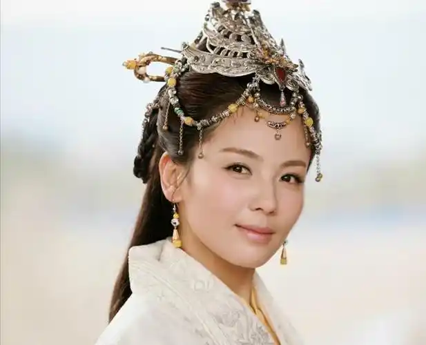 后来,刘涛出色的演技也为《芈月传》和《欢乐颂》等优秀作品的成功