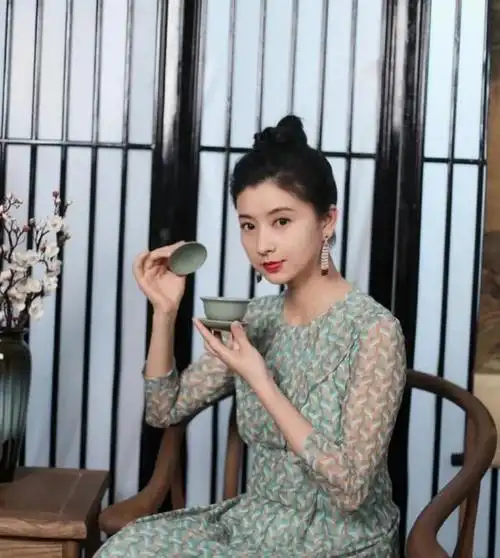 "沈眉庄"斓曦:当红时和男歌手低调结婚,11年过去,现状如何?