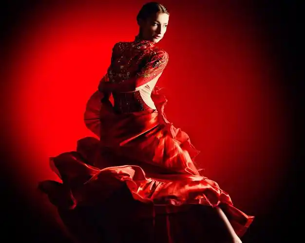 女孩跳舞弗拉门戈红色舞裙唯美5k图片