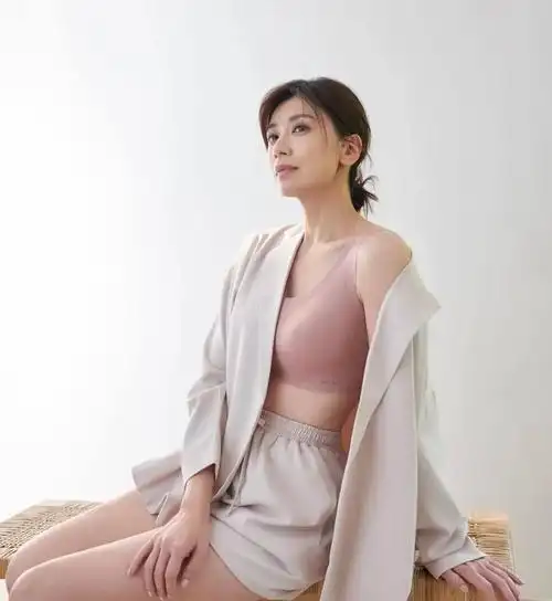 贾静雯高清时尚美图娇媚动人