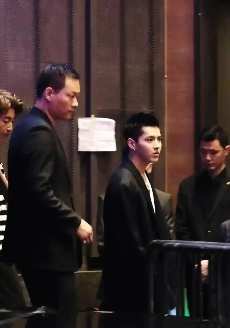 据报道,吴亦凡在出狱时将会是44岁,预计于2034年7月30日获释.