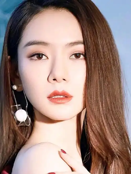 戚薇割的这双眼皮,是拿菜刀割的吗?