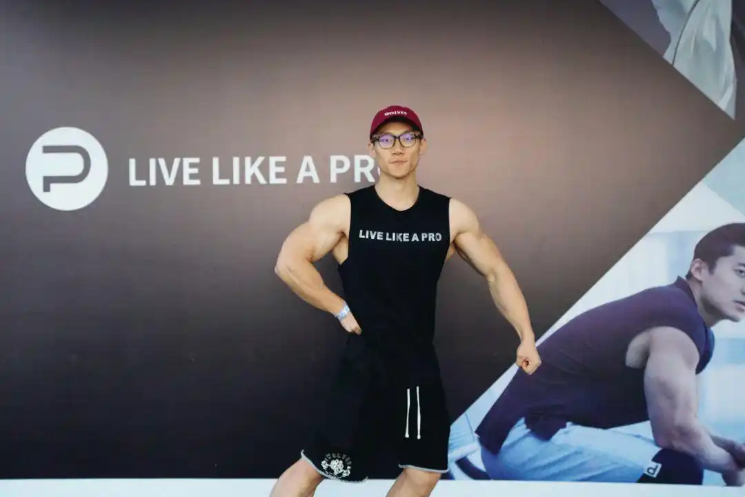 他们是中国的肌肉男团,三位ifbb pro成员称霸健体界的帅!