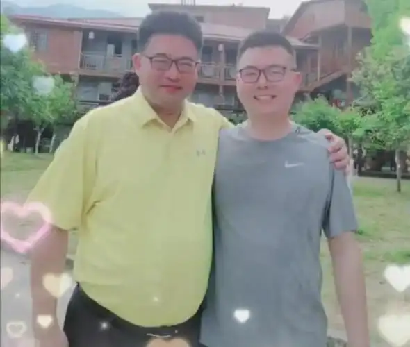 杜新枝说郭威是喝酸奶长得高大舅舅现身原来是遗传