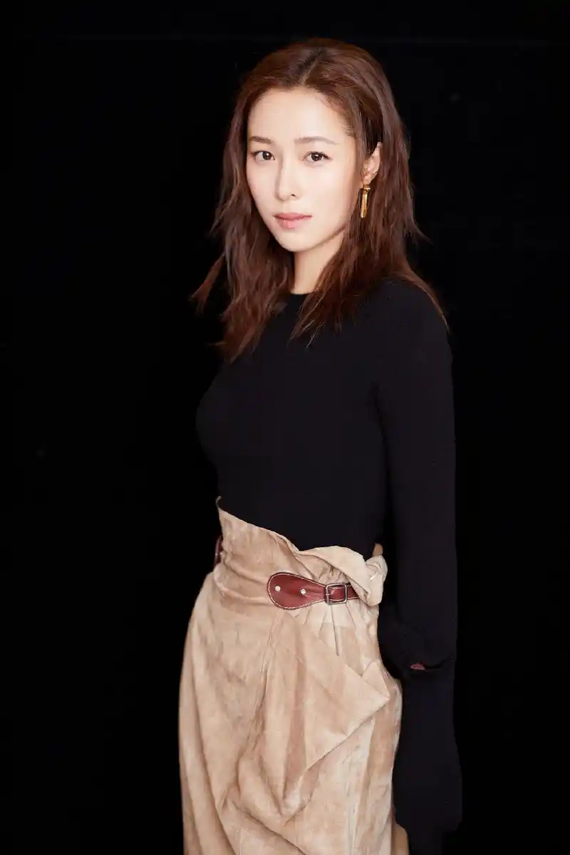 江一燕温柔甜美写真图片67