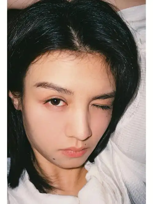 图源|91:蛋花乍现#春夏  #演员春夏#胶片  #胶片美人志#灵气  #像