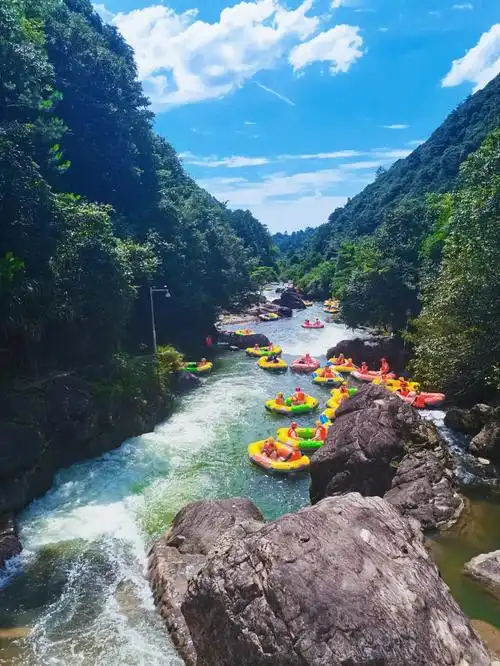 夏天还在"加班",大觉山漂流怎能不叫人心动呢!