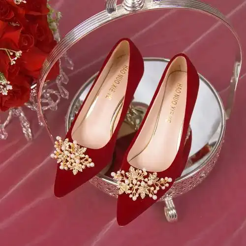 红色高跟鞋让我感觉自己是最幸 - 抖音