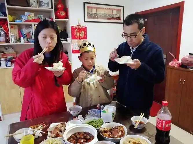 十岁成长期,简单的家庭生日宴