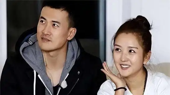 风水轮流转,被诬陷的前夫靠《庆余年》逆袭,何洁却沦为了笑柄