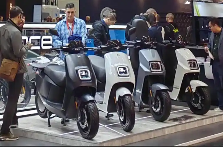 绿能 主打运动型电动车