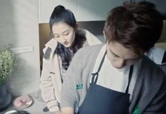 当然仅仅看到吴磊这么喜欢下厨,相信未来女友是非常幸福的,如果他有了