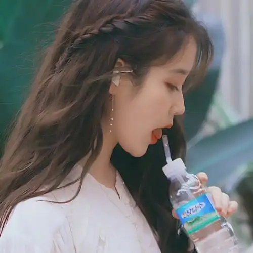 自截李知恩女头二传标许之窈