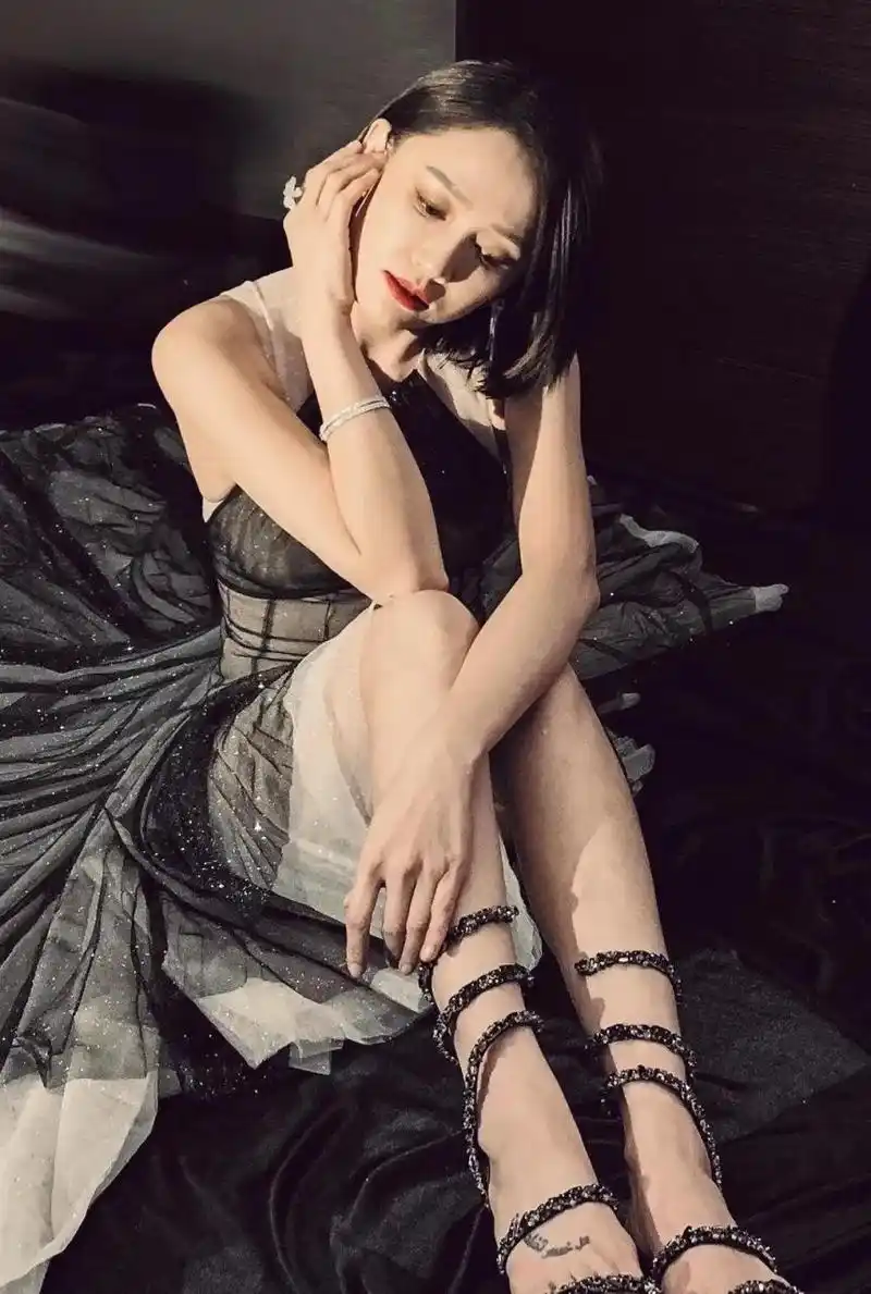 美丽的陈乔恩时尚写真欣赏! 676767