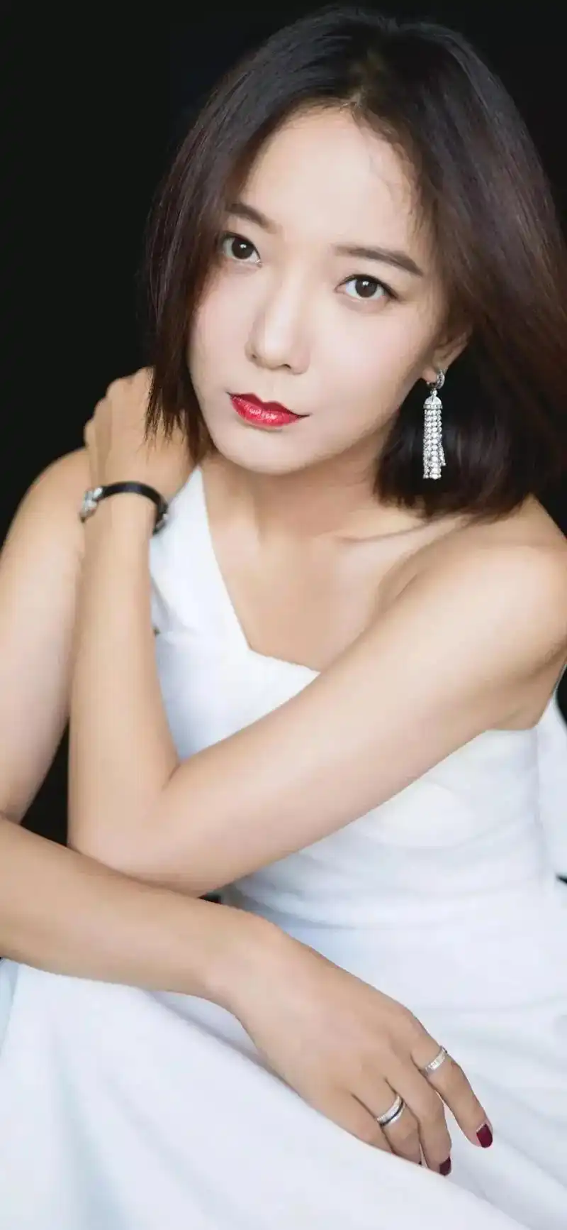 王珞丹,1984年1月30日出生于内蒙古自治区赤峰市,毕业于 - 抖音