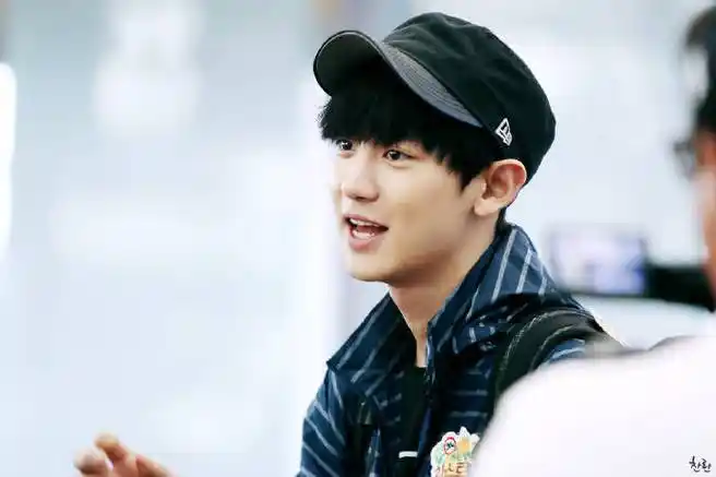 朴灿烈超话#朴灿烈自拍##朴灿烈照片#  【150625】好可爱 宝宝你的