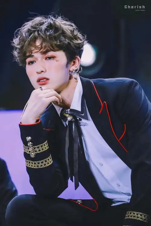 人间仙子朱正廷,从来没见过一个男孩子的唇妆这么好看的!