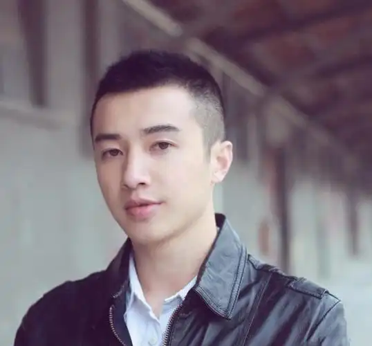 的肌肉照片腾腾出生于1991年8月12日的鲜肉型男圆寸帅哥来自福建龙岩