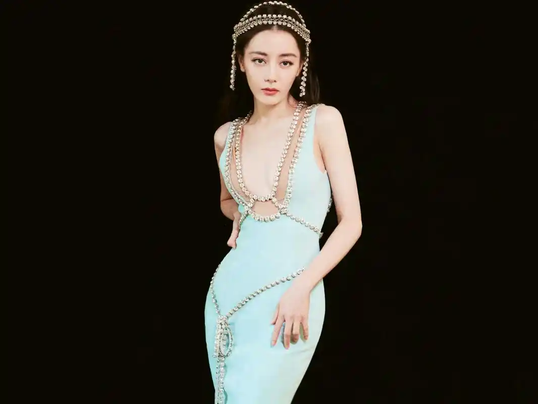 迪丽热巴美人鱼造型,美出新高度