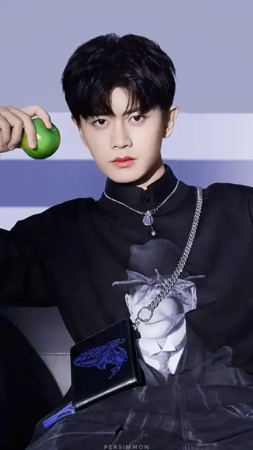 6767任嘉伦的少年感写真壁纸