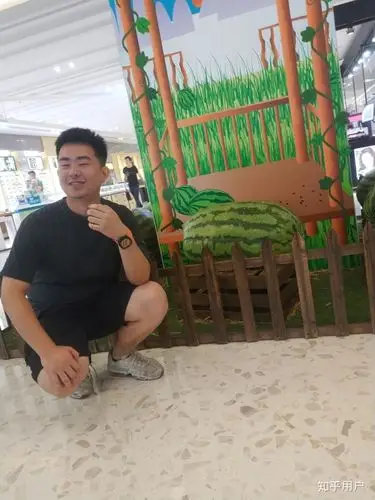 前两张图是一年半前,140kg现在是170kg所以劝大家一定不要胖