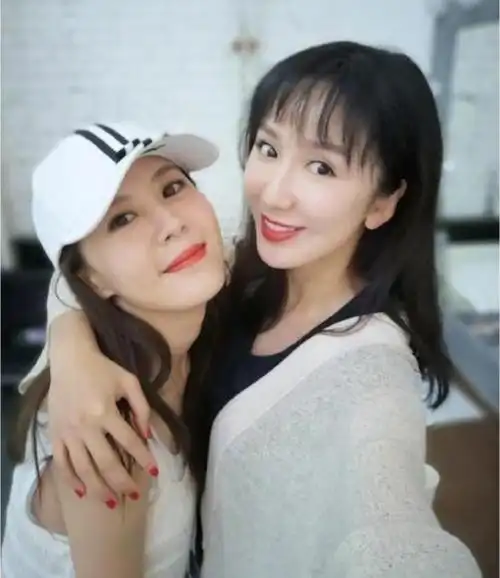 李金铭老公(李金铭老公是金世佳吗)-天晟网