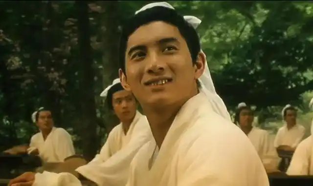 吴奇隆饰演的梁山伯是炙热而真诚的少年,杨采妮饰演的祝英台是纯真