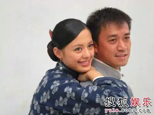 青年演员王力可在剧中饰演女主角"孔雀",与王学兵共同演绎了一出乱世