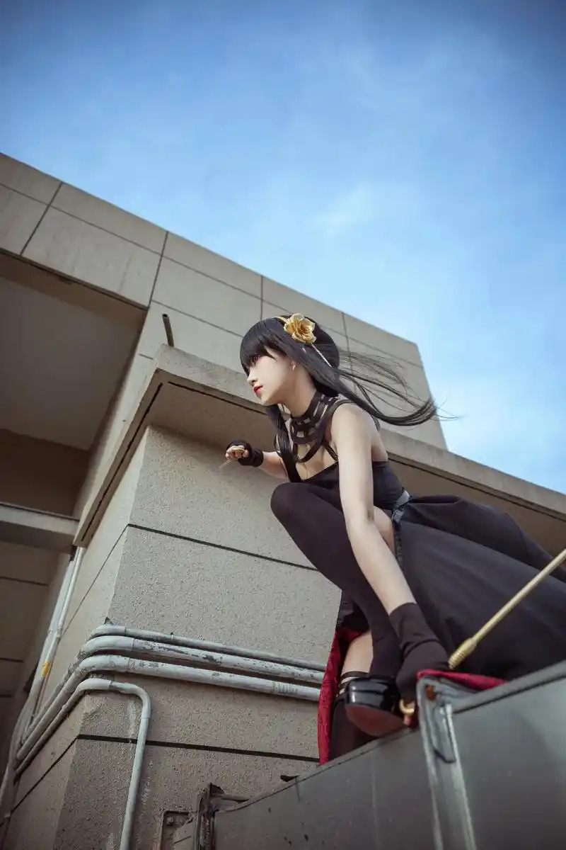 #间谍过家家#约尔福杰#荆棘公主#cos正片 "我听说这里 - 抖音