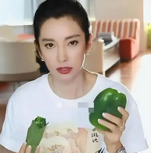 李冰冰绝症曝光就连正常生活都成奢侈年到50竟无人敢娶