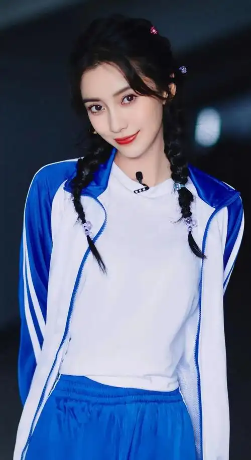 青春靓丽的杨颖美艳动人端庄大方的写真照