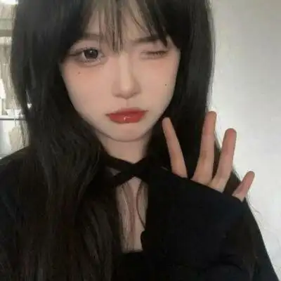 高冷好看的黑色系女生真人头像图片