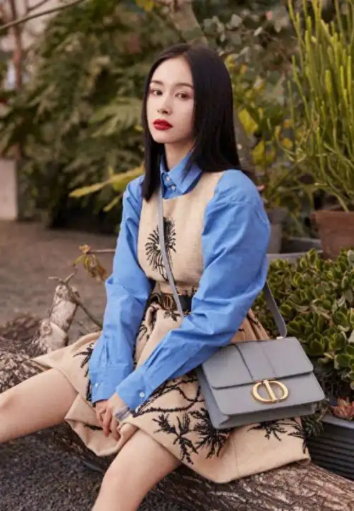 王子文新造型太显腿长了!印花连体短裤配短发,穿出168既视感