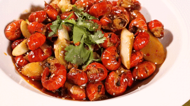 爆炒龙虾尾(爆炒龙虾尾的做法步骤窍门)