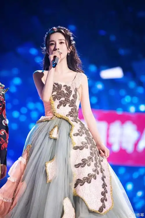 杨幂跨年晚会视频(杨幂跨年晚会2020视频)-天晟网