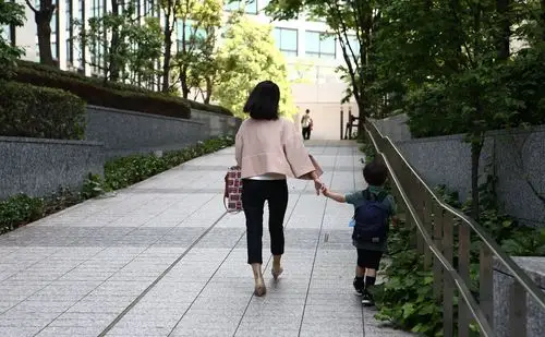 银座--长腿--背影