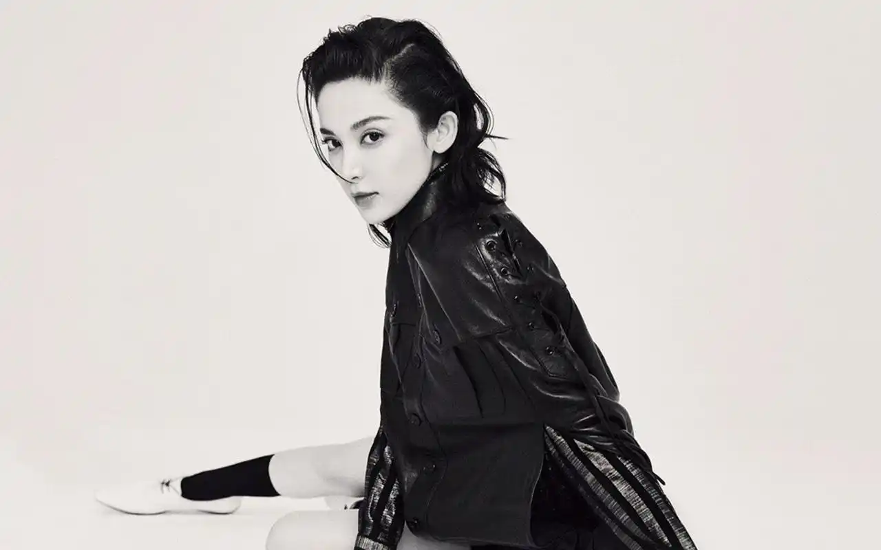 古力娜扎湿发超a高清桌面壁纸