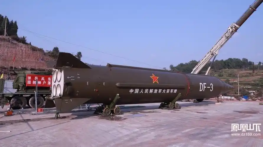 神剑迎东风,退役东风-3弹道导弹武威亮相